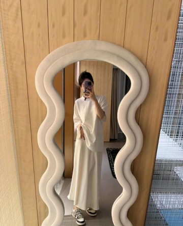 欣欣睡醒的照片