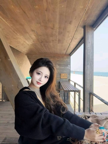 小姐姐心里不舒服的照片