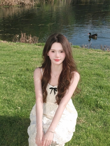 小羊羔不乖的照片