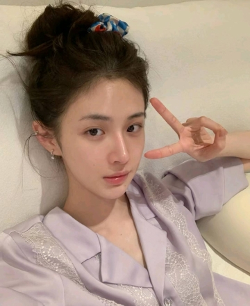 美女有点儿甜的照片