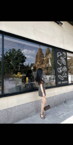 草莓啵啵奶呀的照片