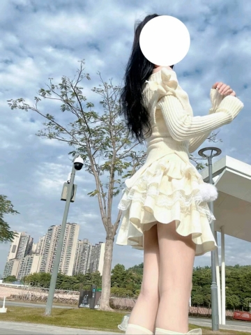 半推半就的照片