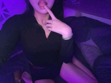 羞涩的玥玥的照片