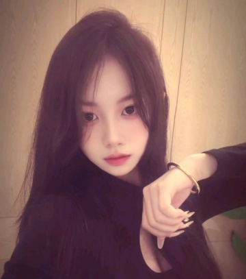 优雅姑娘的照片