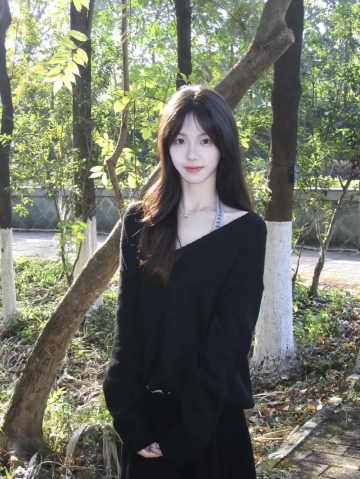 敬业的小秘书的照片