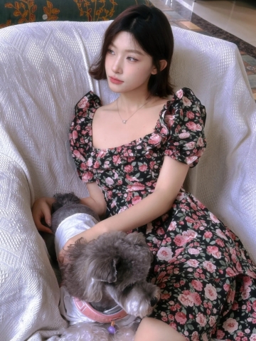 Ai吃奶酪的照片