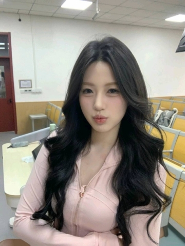 77不爱哭的照片