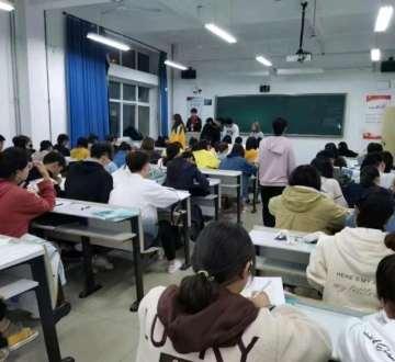 开心果不开心的照片