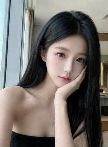 揽哥哥的腰的照片