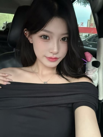 Ai吃奶酪的照片