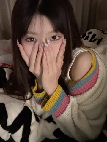 Ai吃奶酪的照片