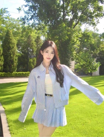 黑色丝被撕破的照片