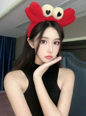 黑色丝被撕破的照片