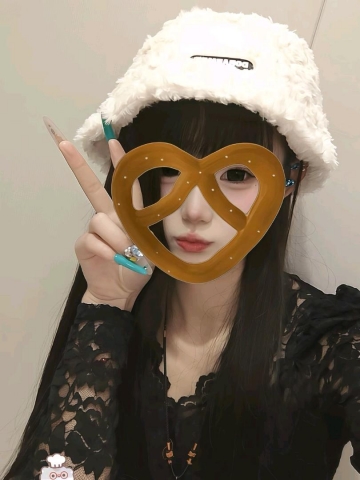 小新不睡觉的照片