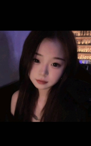 精致的玲的照片