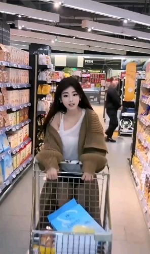 于彤的照片