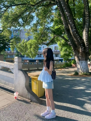 茹茹不小心的照片
