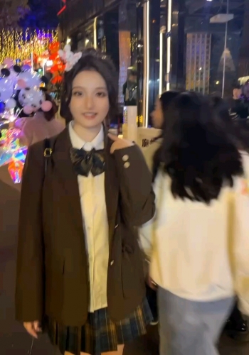 若即若离的照片