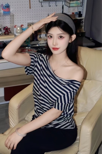 Ai吃奶酪的照片