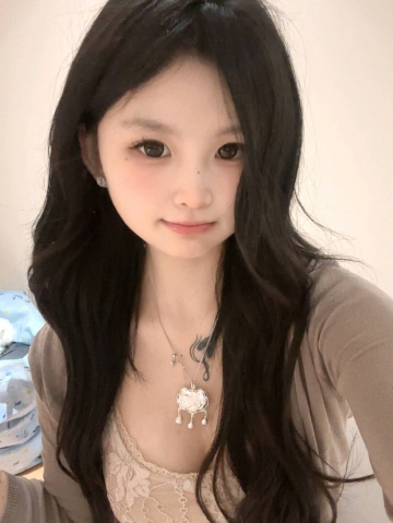 小怡乖乖的照片