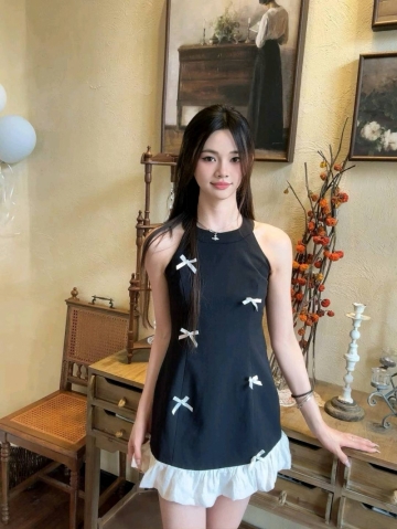 小羊羔不乖的照片