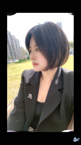 佳子的照片