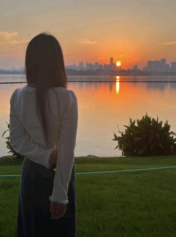 花丛里面的照片