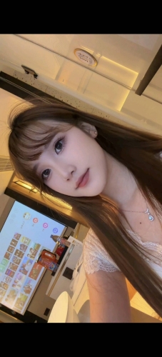 冰玉少女的照片