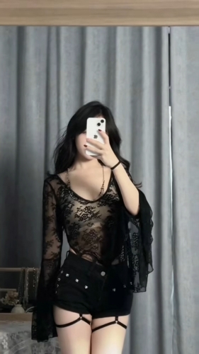 姚一爻的照片
