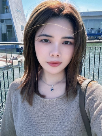 殆殆的照片