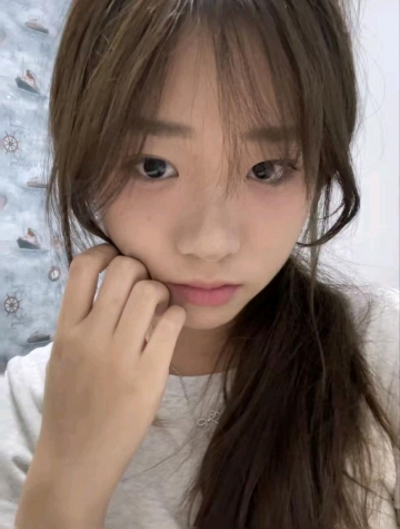 衣怡怡怡的照片
