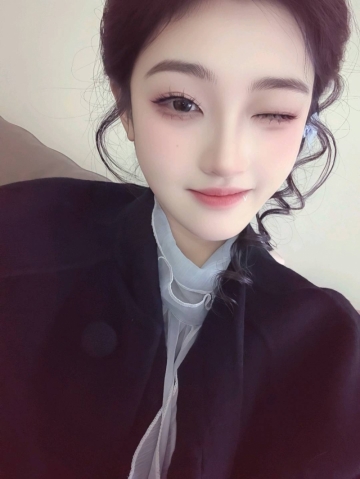 人间水密桃子的照片
