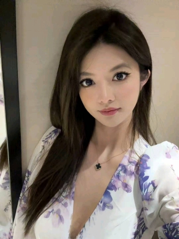 小娅呢的照片