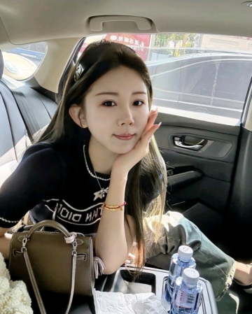 清纯女孩的照片