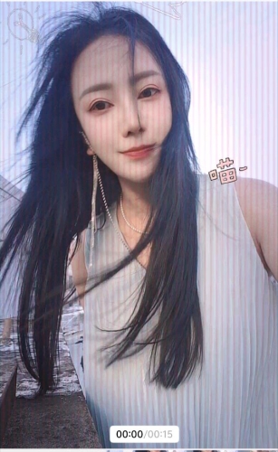路边的野花的照片