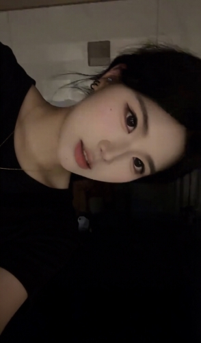 甜甜的婷的照片
