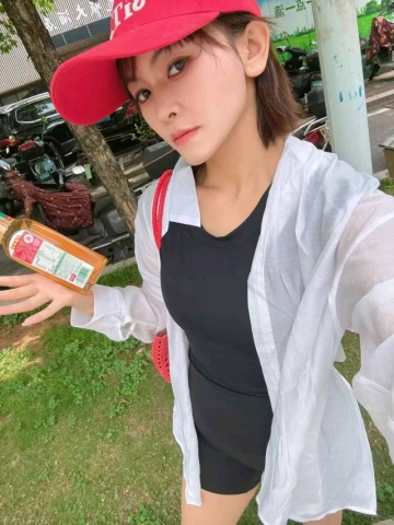 蛋糕妹妹的照片