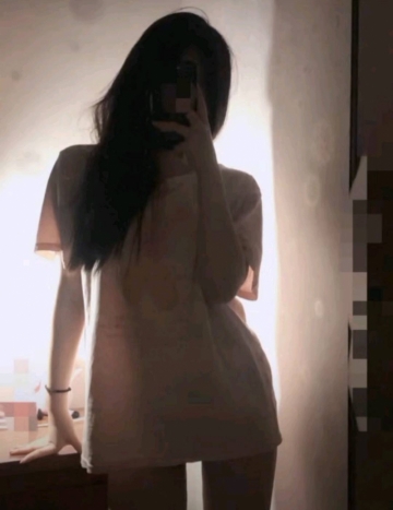 微笑女孩儿的照片