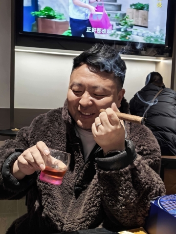 风中抓疯的照片