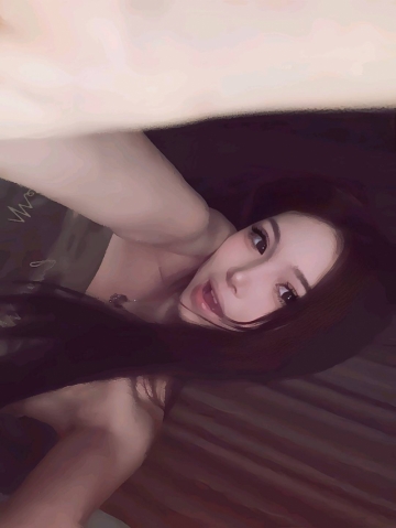 一口泡芙呀的照片