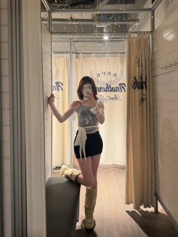 Ai吃奶酪的照片