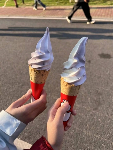 害羞的漫漫的照片