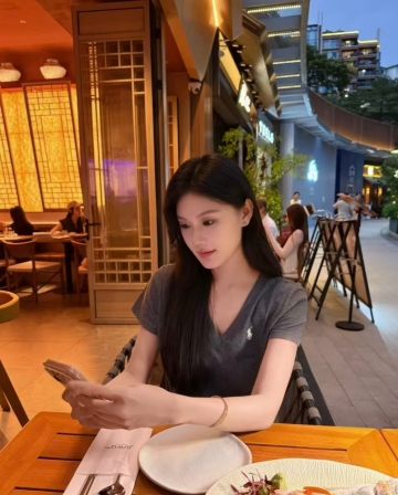 一米八的小猪猪的照片