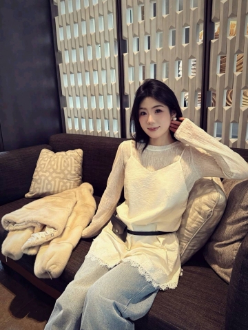 小乖乖女孩的照片