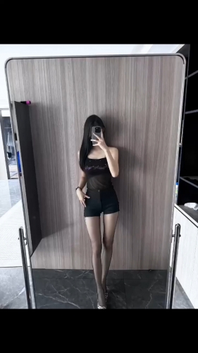 姚一爻的照片