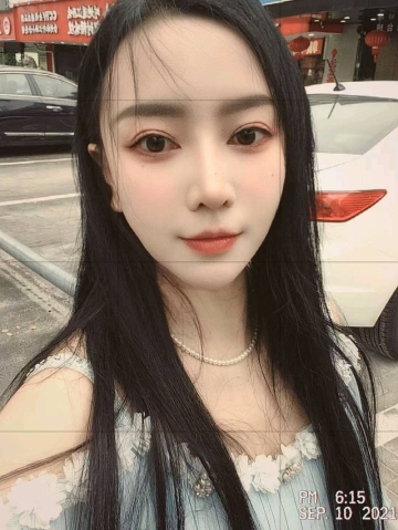 路边的野花的照片
