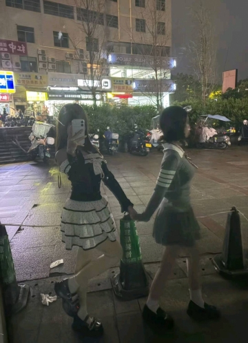饿了吃啥呢的照片