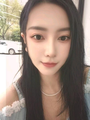 路边的野花的照片