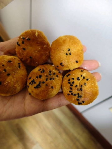 路边的野花的照片