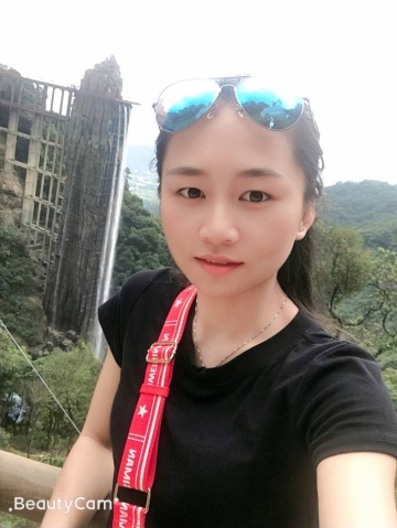 何晓燕的照片